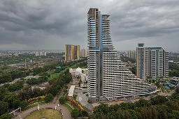 Amanora Gateway Towers, Hadapsar — Amanora